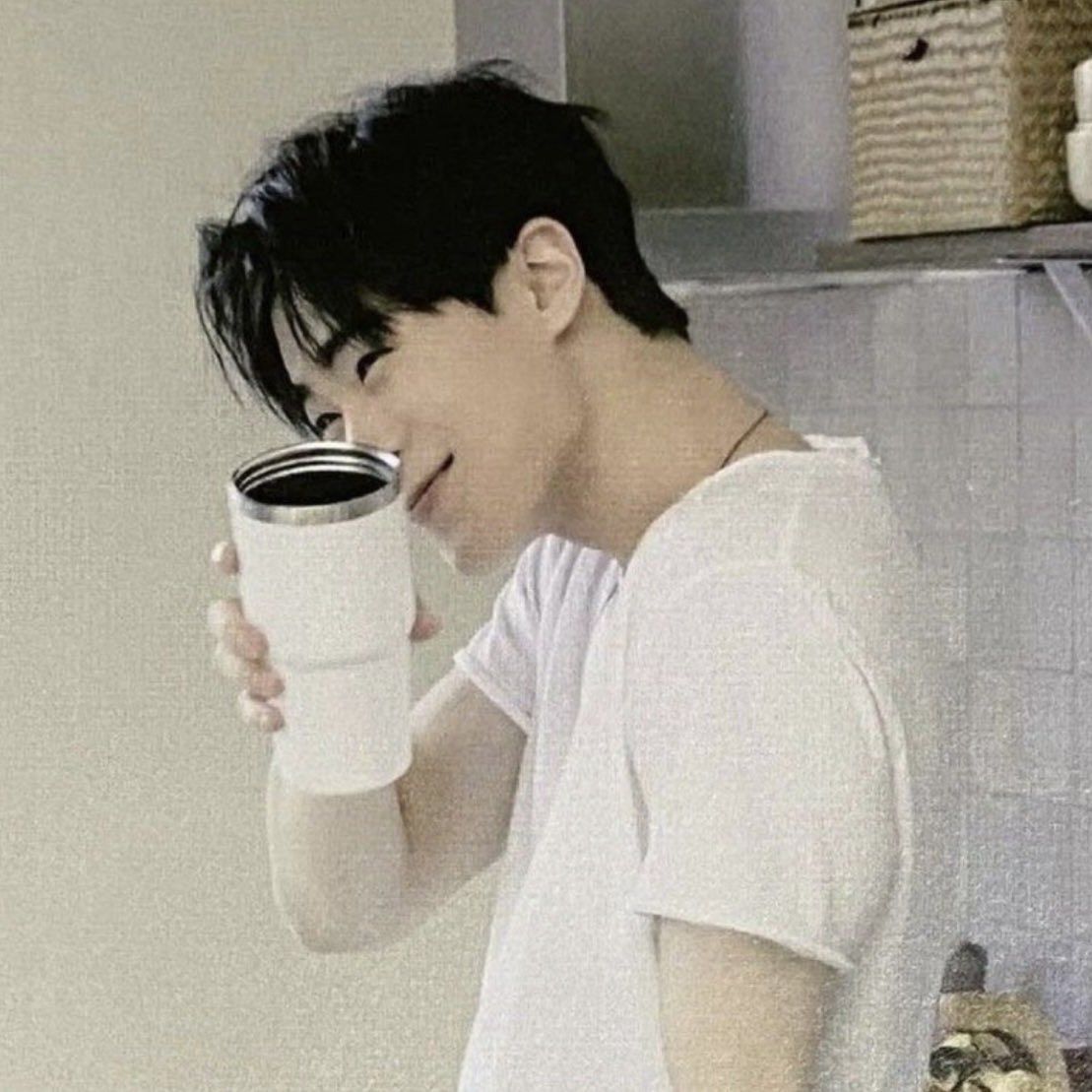 Behind-the-scenes cut of Moonbin (ASTRO)