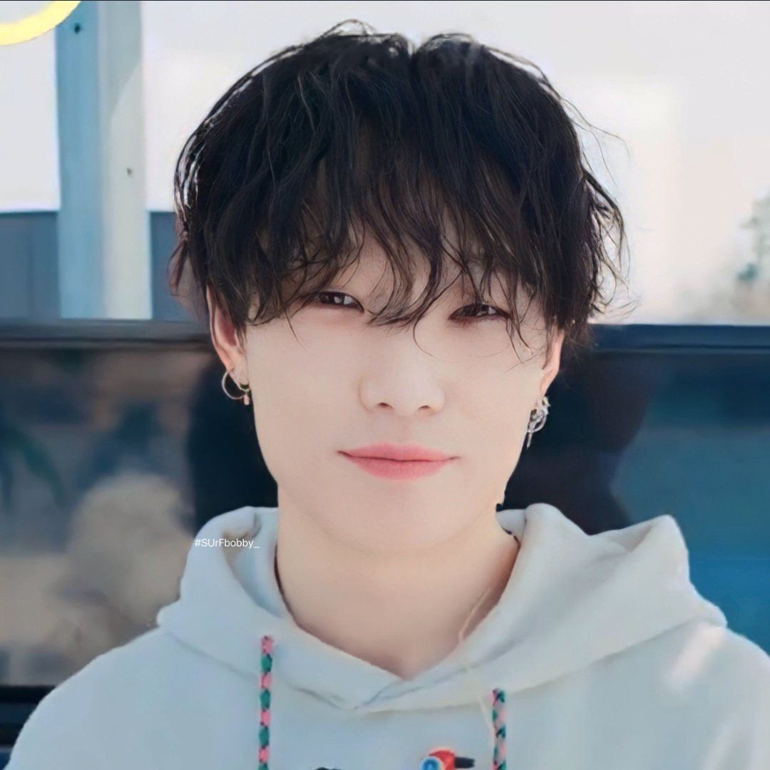 A moment captured by BOBBY (iKON)'s fan