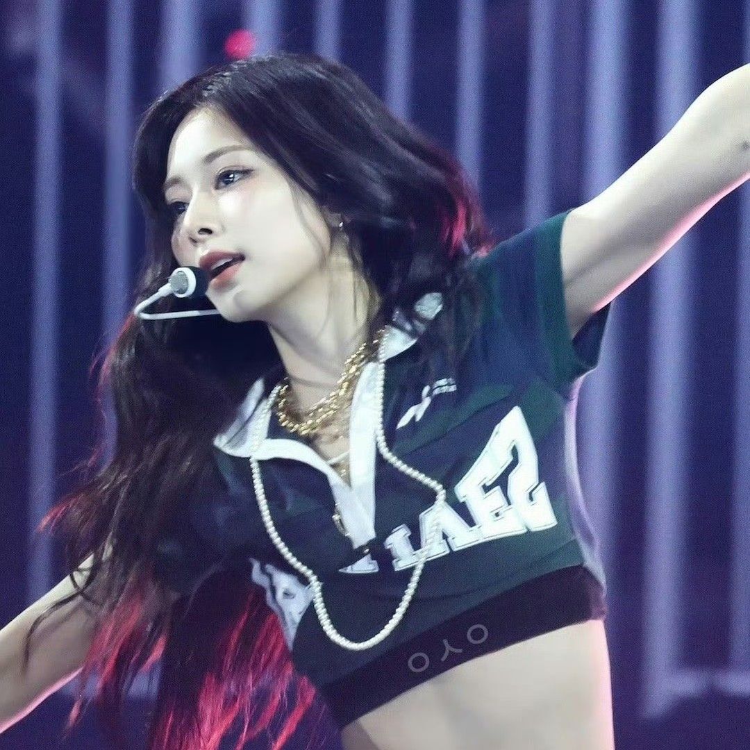 A moment captured by Tzuyu (TWICE)'s fan