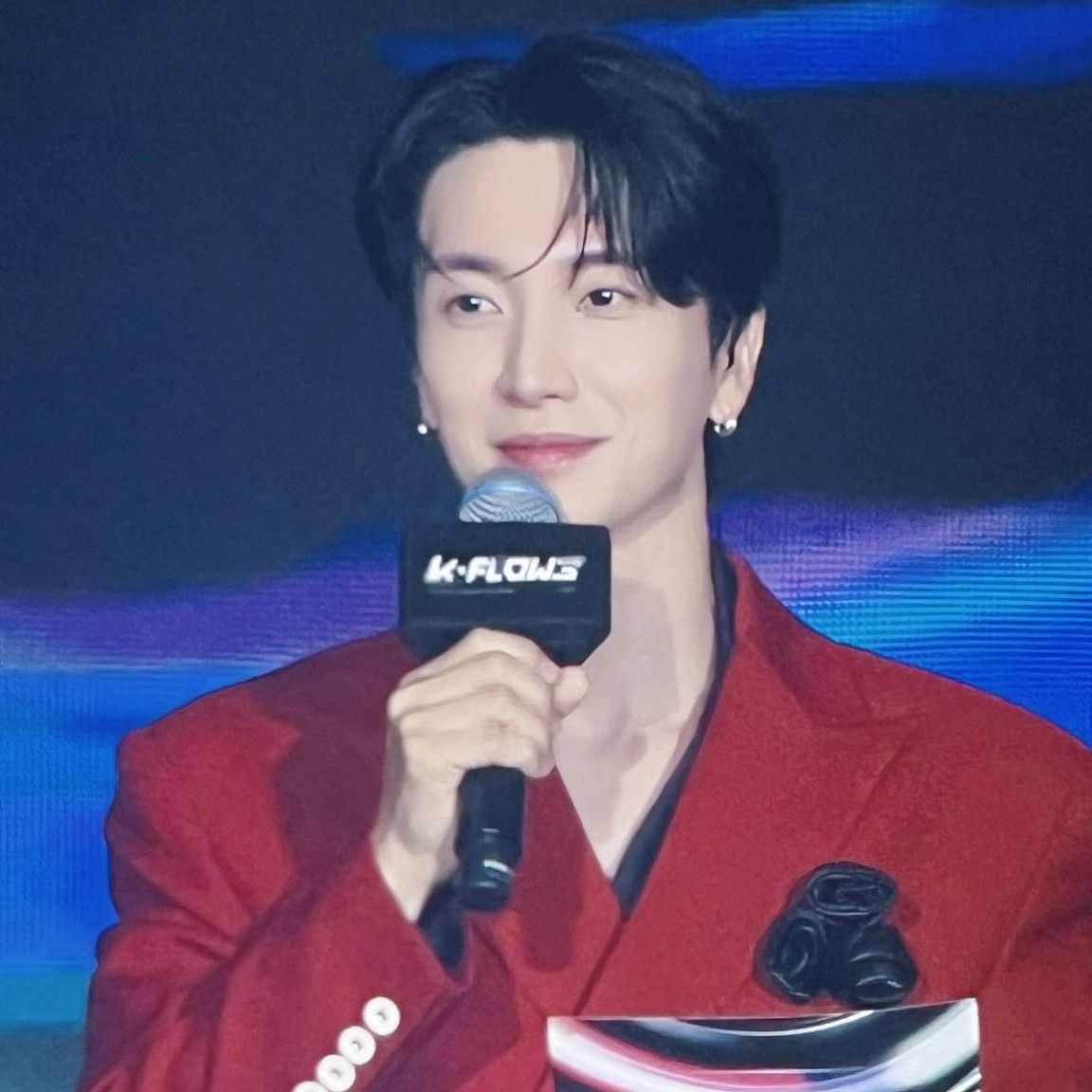 A moment captured by Leeteuk (Super Junior)'s fan