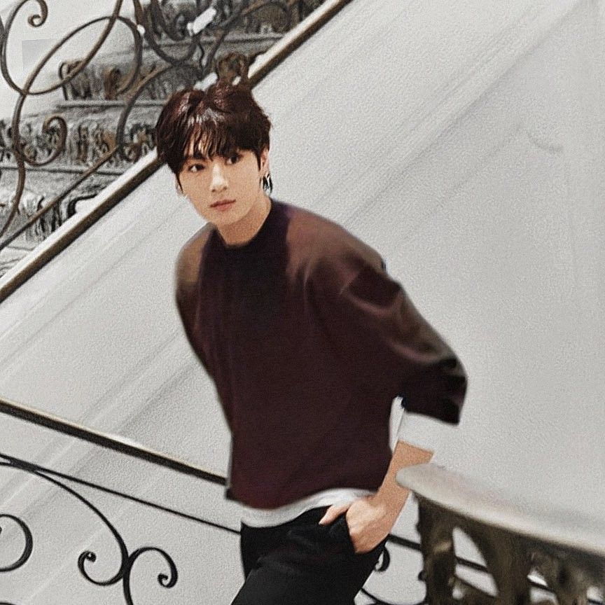 Foto aktivitas terbaru Jungkook (BTS)