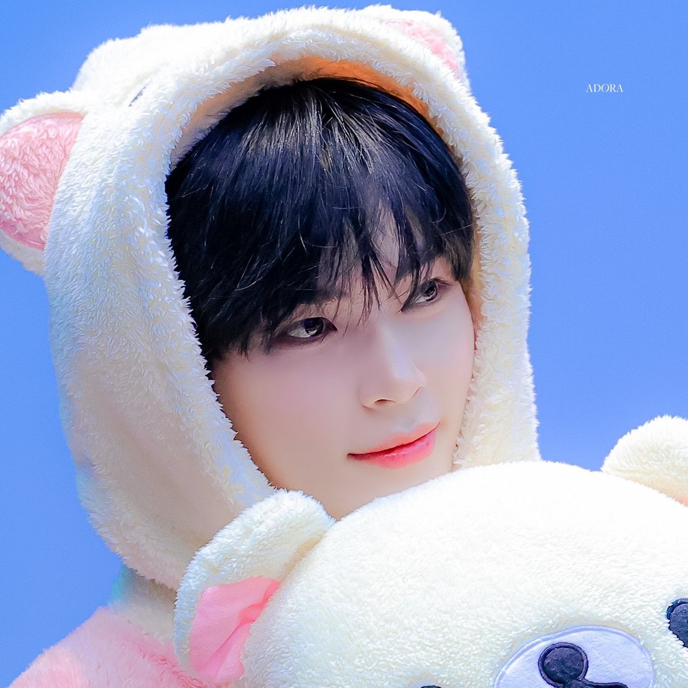 성한빈 (제로베이스원) 최근 활동샷