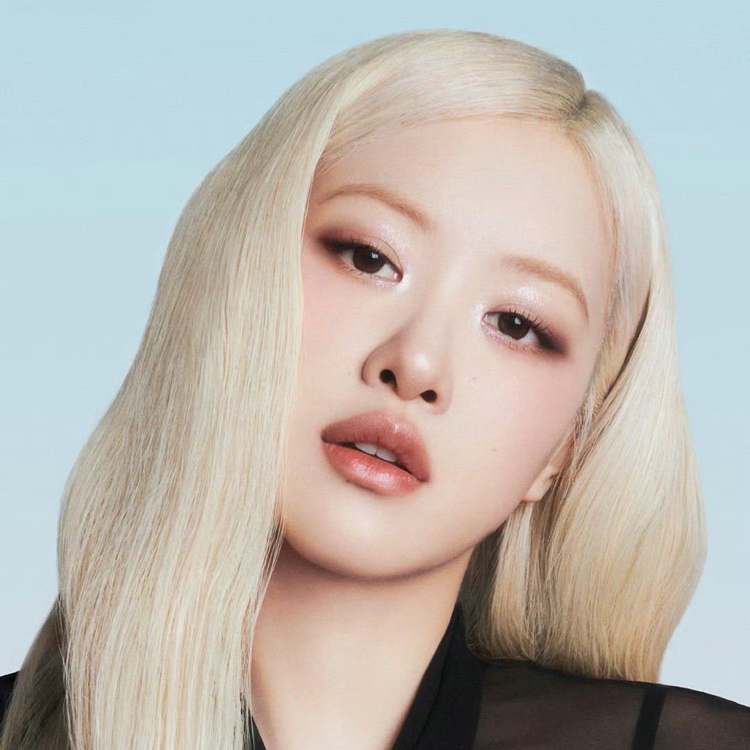 Recent activity shot of ROSÉ (BLACKPINK)