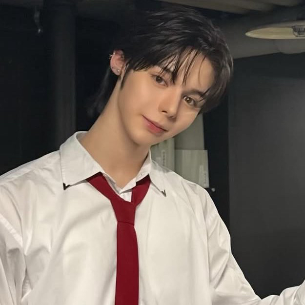 Behind-the-scenes cut of Justin (SMTR25)