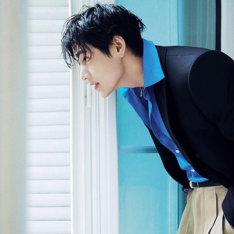 Foto terbaru V (BTS)