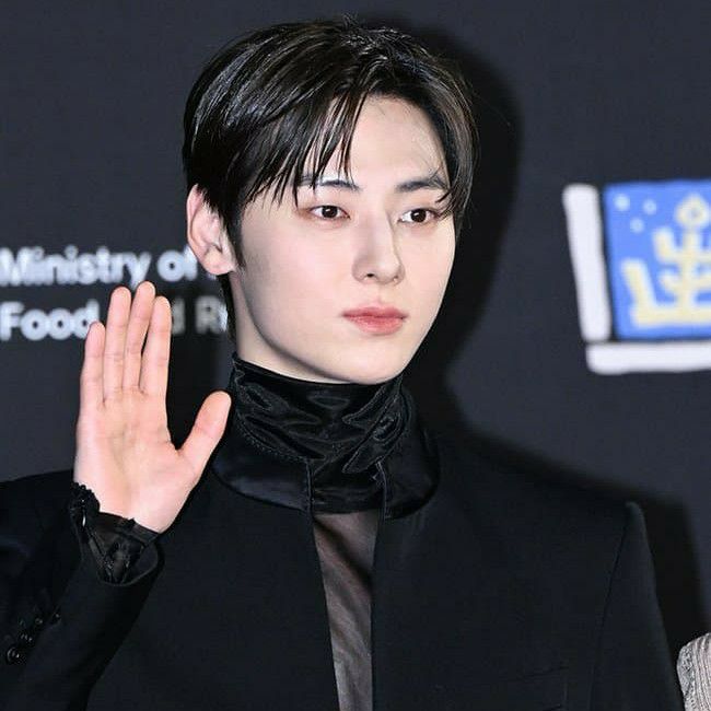 Recent activity shot of Hwang Minhyun