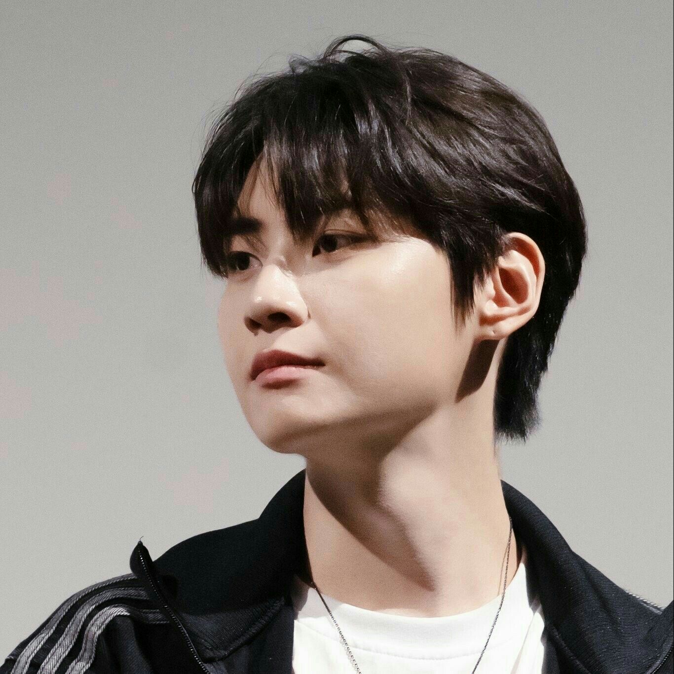 Behind-the-scenes cut of Lee Jinhyuk