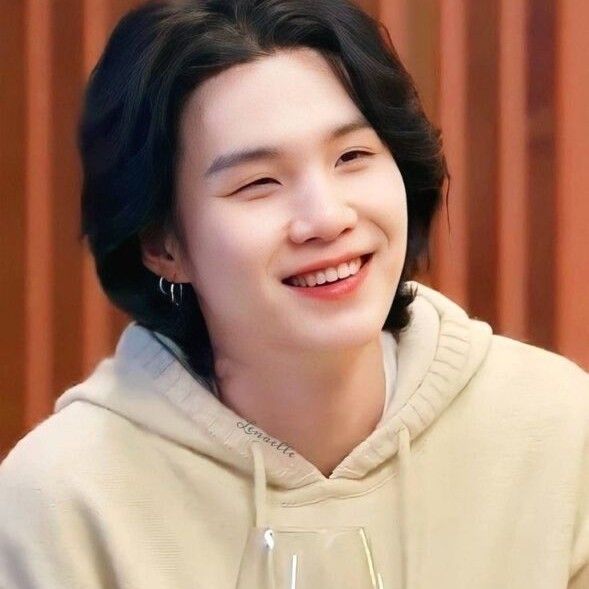 Behind-the-scenes cut of BTS