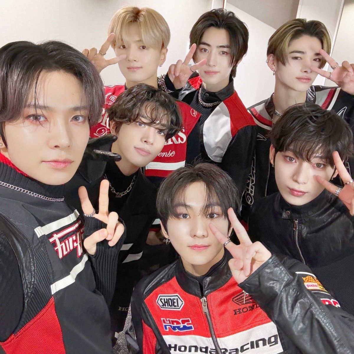 Foto aktivitas terbaru ENHYPEN