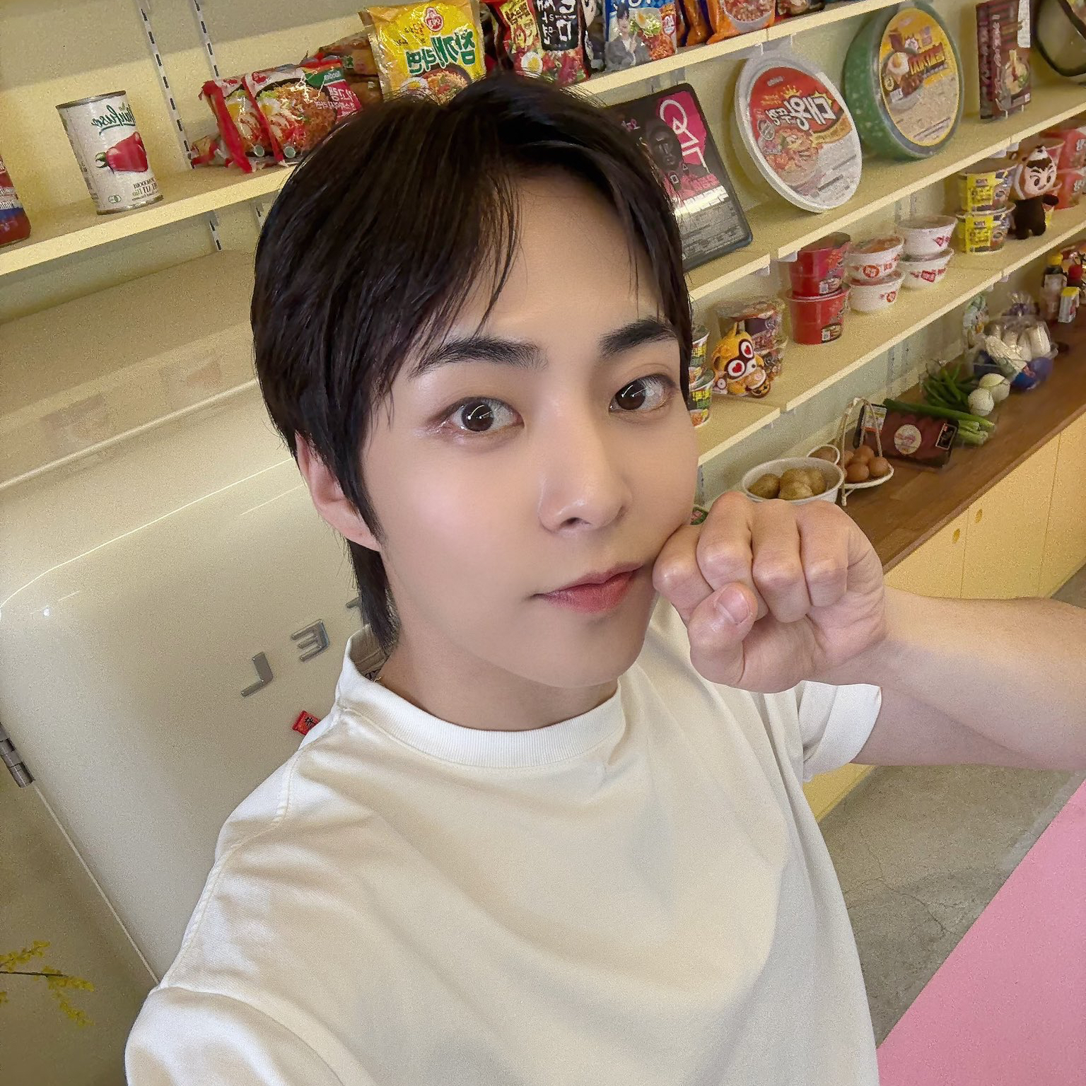 Behind-the-scenes cut of Xiumin (EXO)