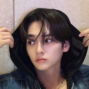 Behind-the-scenes cut of Sungyun (n.SSign)