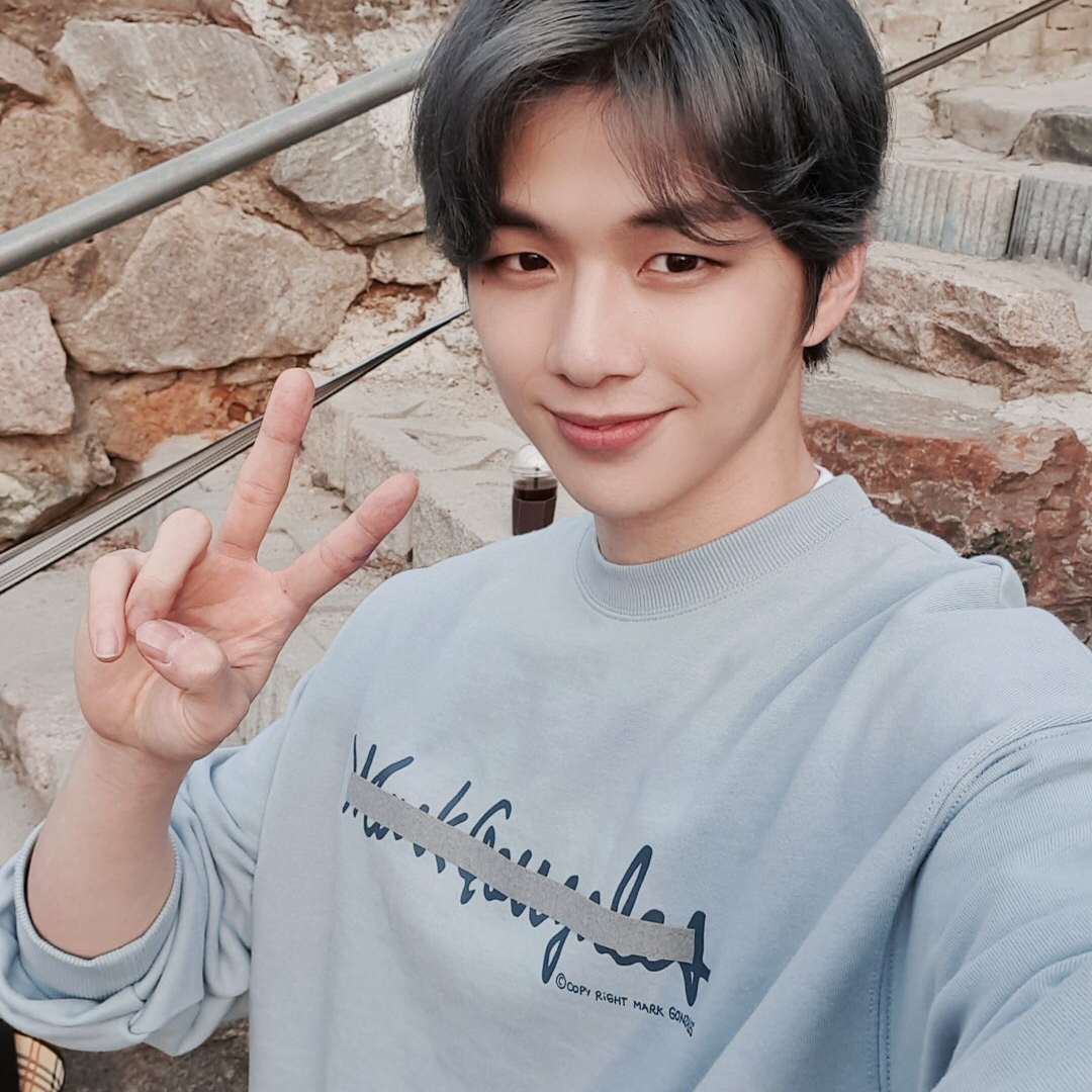 Behind-the-scenes cut of Kang Daniel