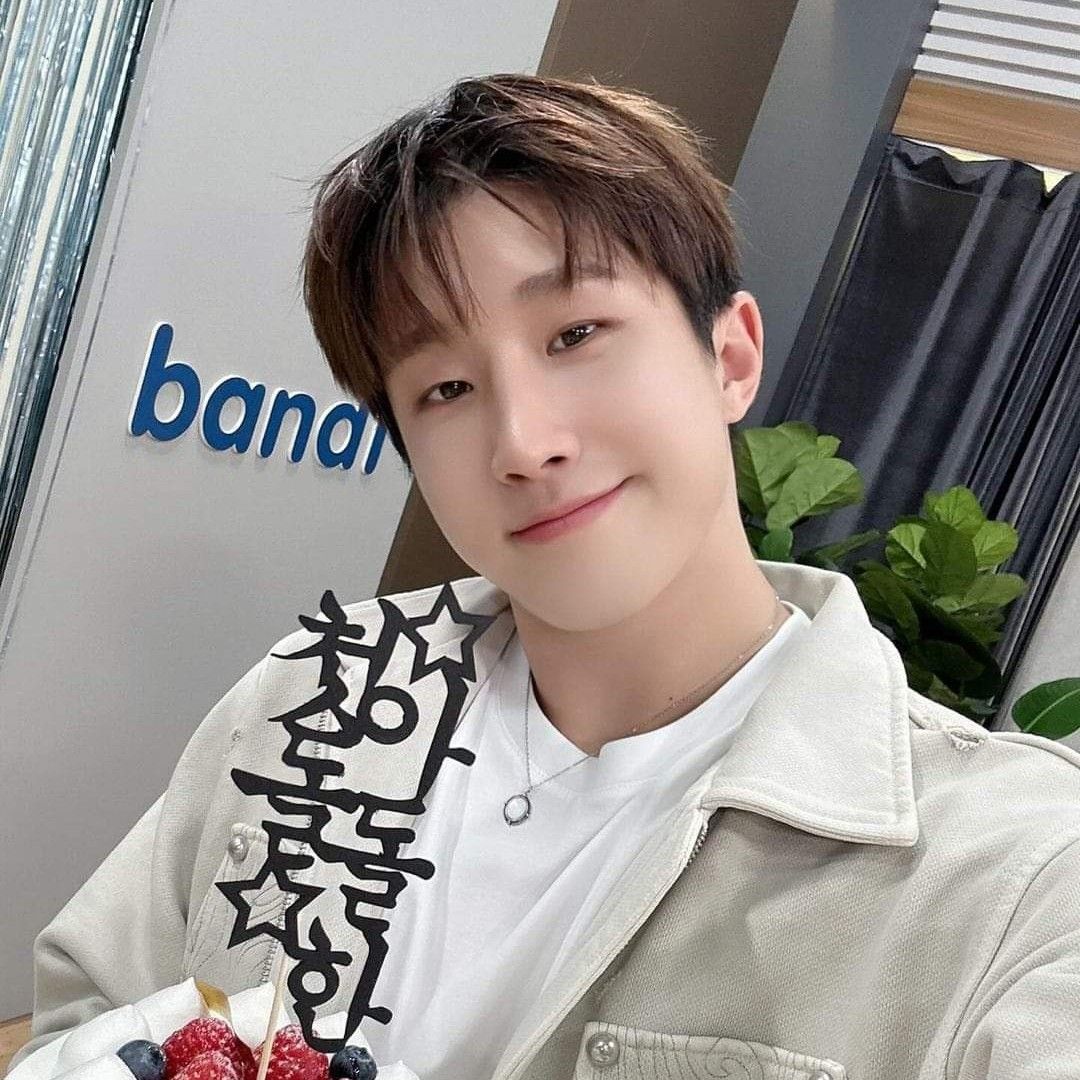 Behind-the-scenes cut of Jinjin (ASTRO)