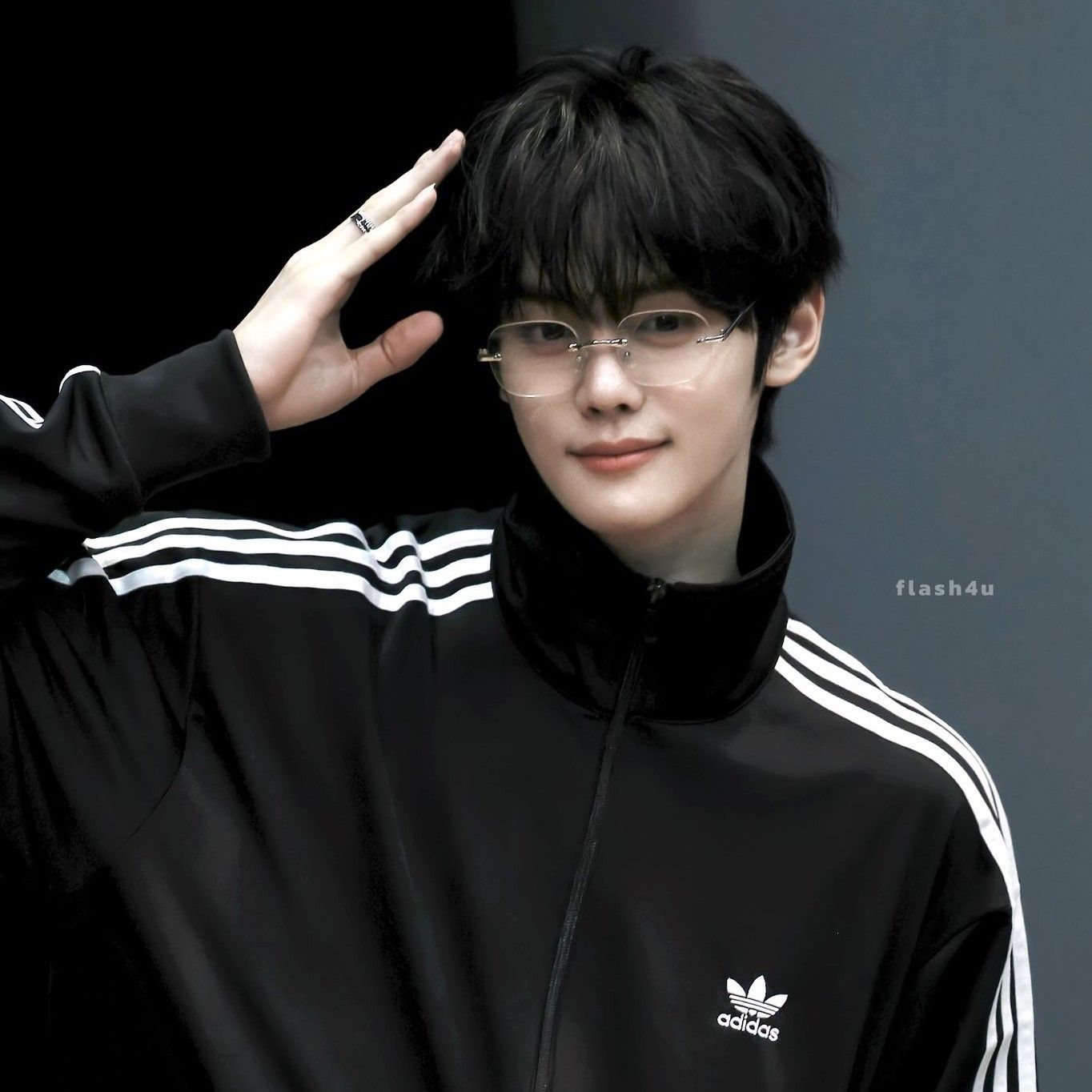 Latest photo of Kim Gyuvin (ZEROBASEONE)