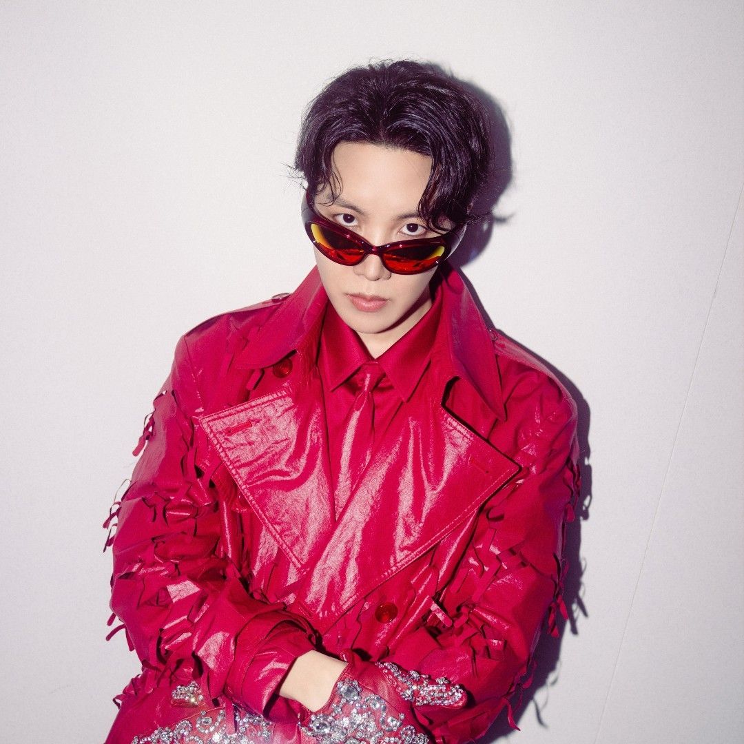 제이홉 (방탄소년단)의 최신 사진