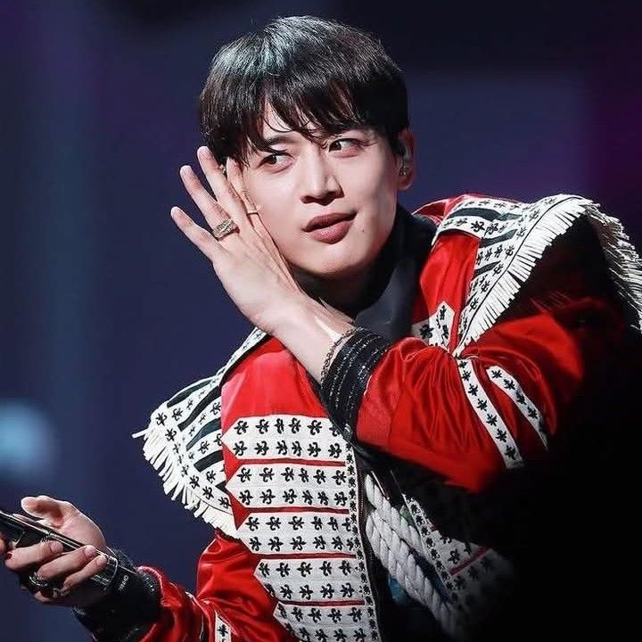 A moment captured by Minho (SHINee)'s fan
