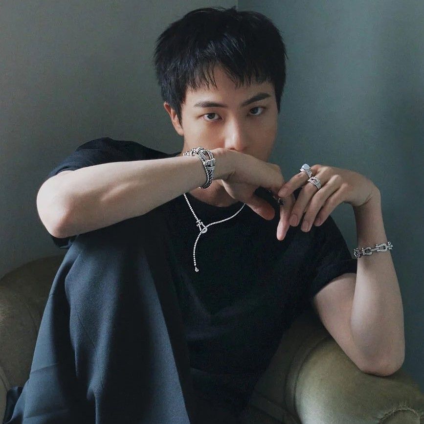 진 (방탄소년단) 최근 활동샷