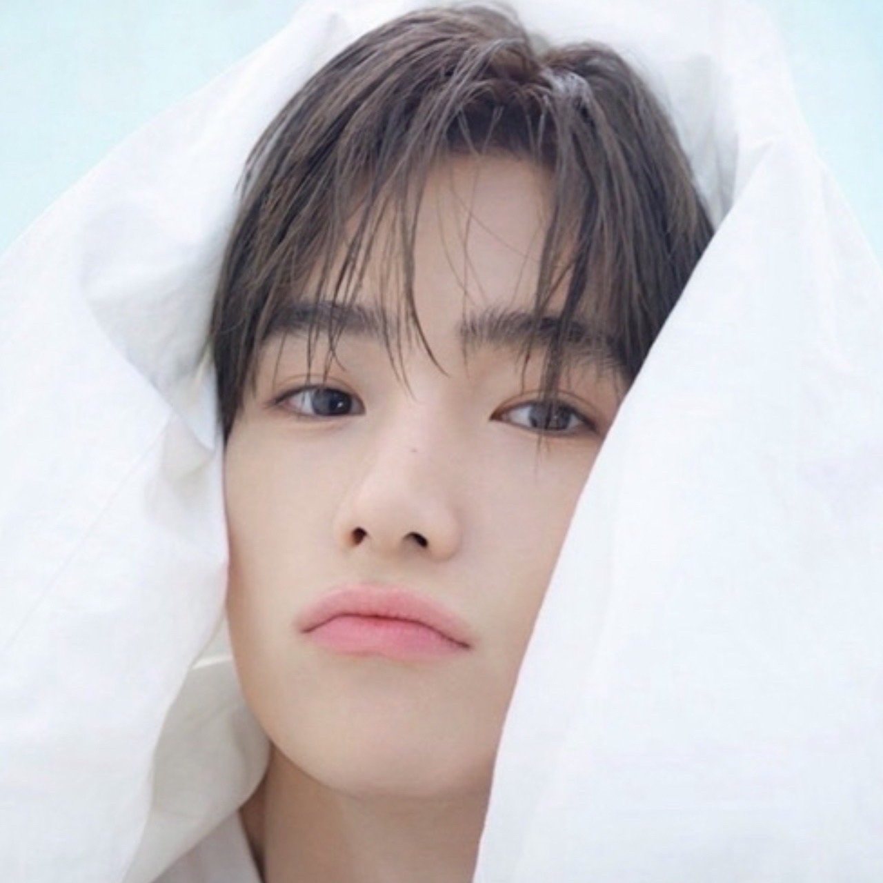 Recent activity shot of Hyunjae (THE BOYZ)