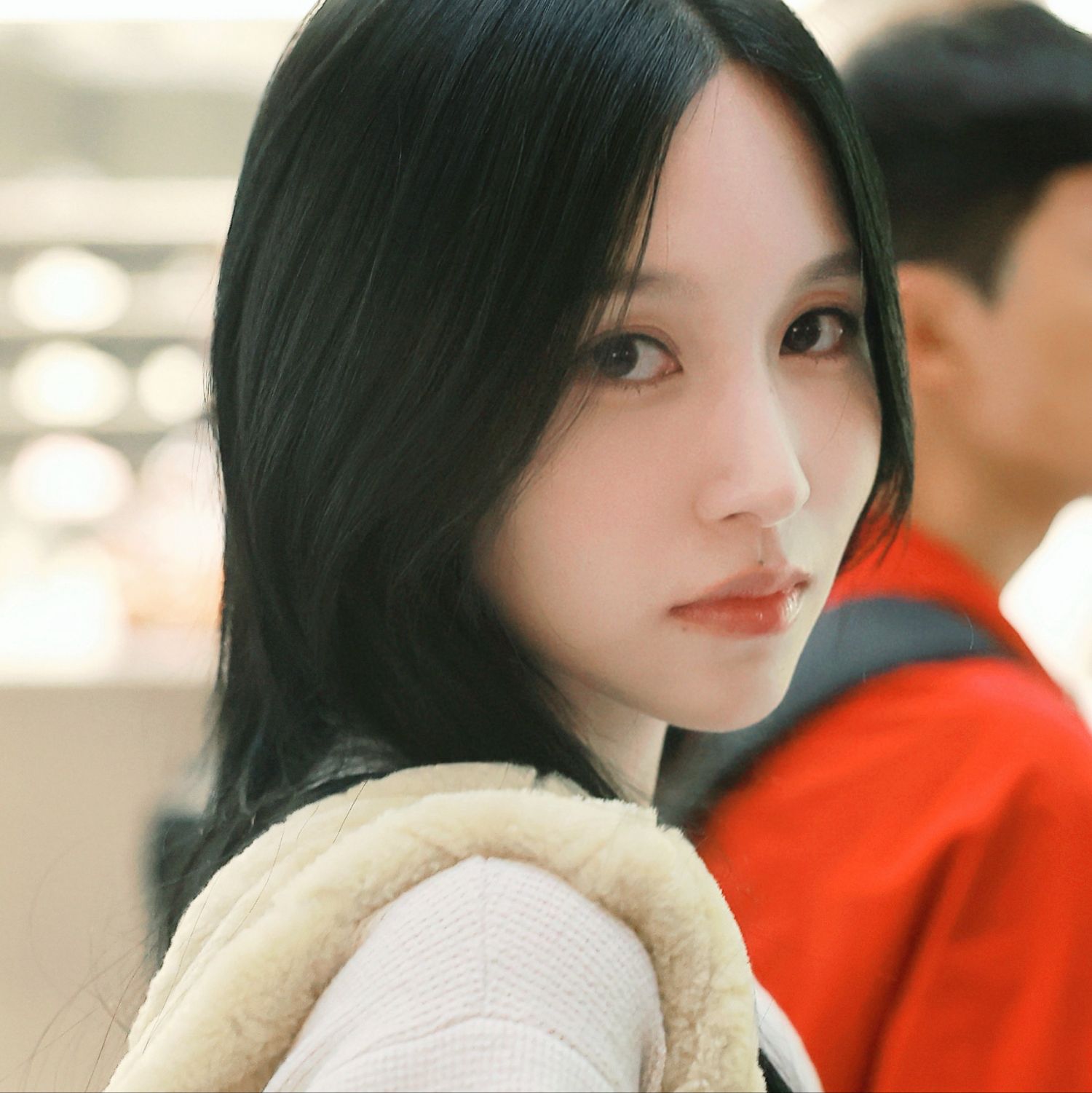 Behind-the-scenes cut of Momo (TWICE)