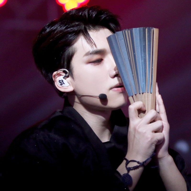 Behind-the-scenes cut of VIXX
