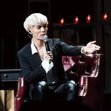 Behind-the-scenes cut of Jonghyun (SHINee)