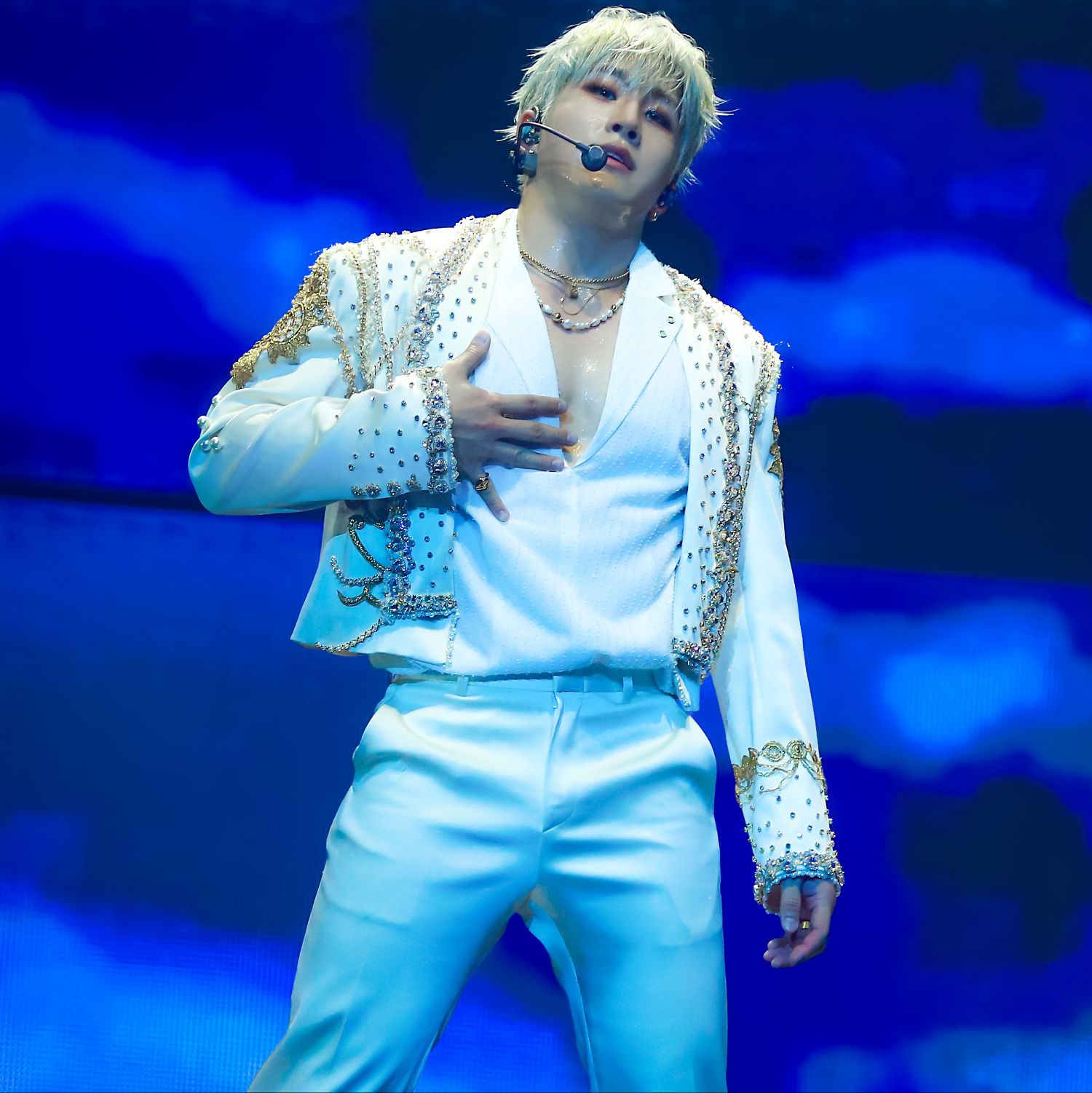 Behind-the-scenes cut of Jinjin (ASTRO)