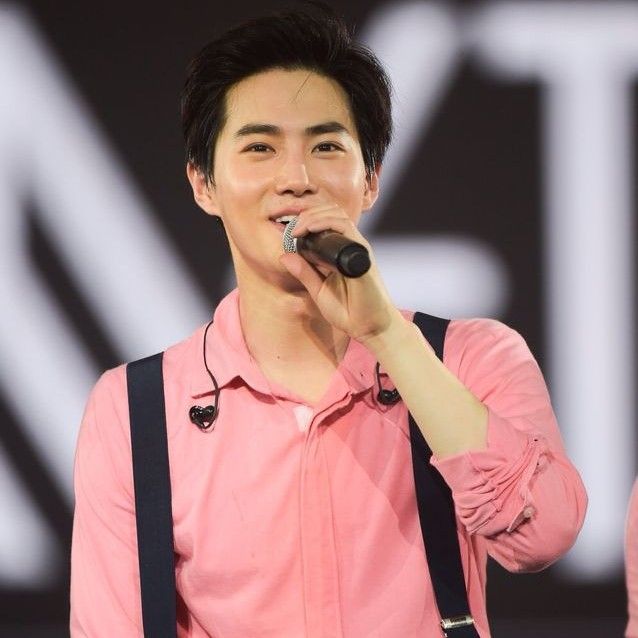 Suho (EXO)粉絲拍下的瞬間