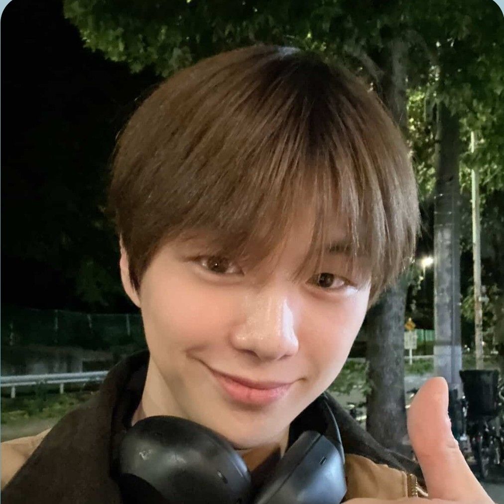 A moment captured by Kang Daniel's fan