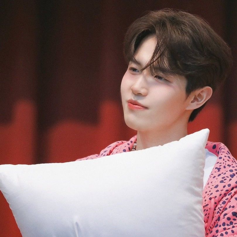 Foto terbaru Kim Jaehwan