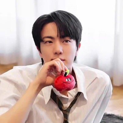 진 (방탄소년단) 최근 활동샷