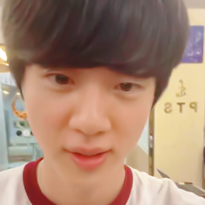진 (방탄소년단)의 비하인드 컷