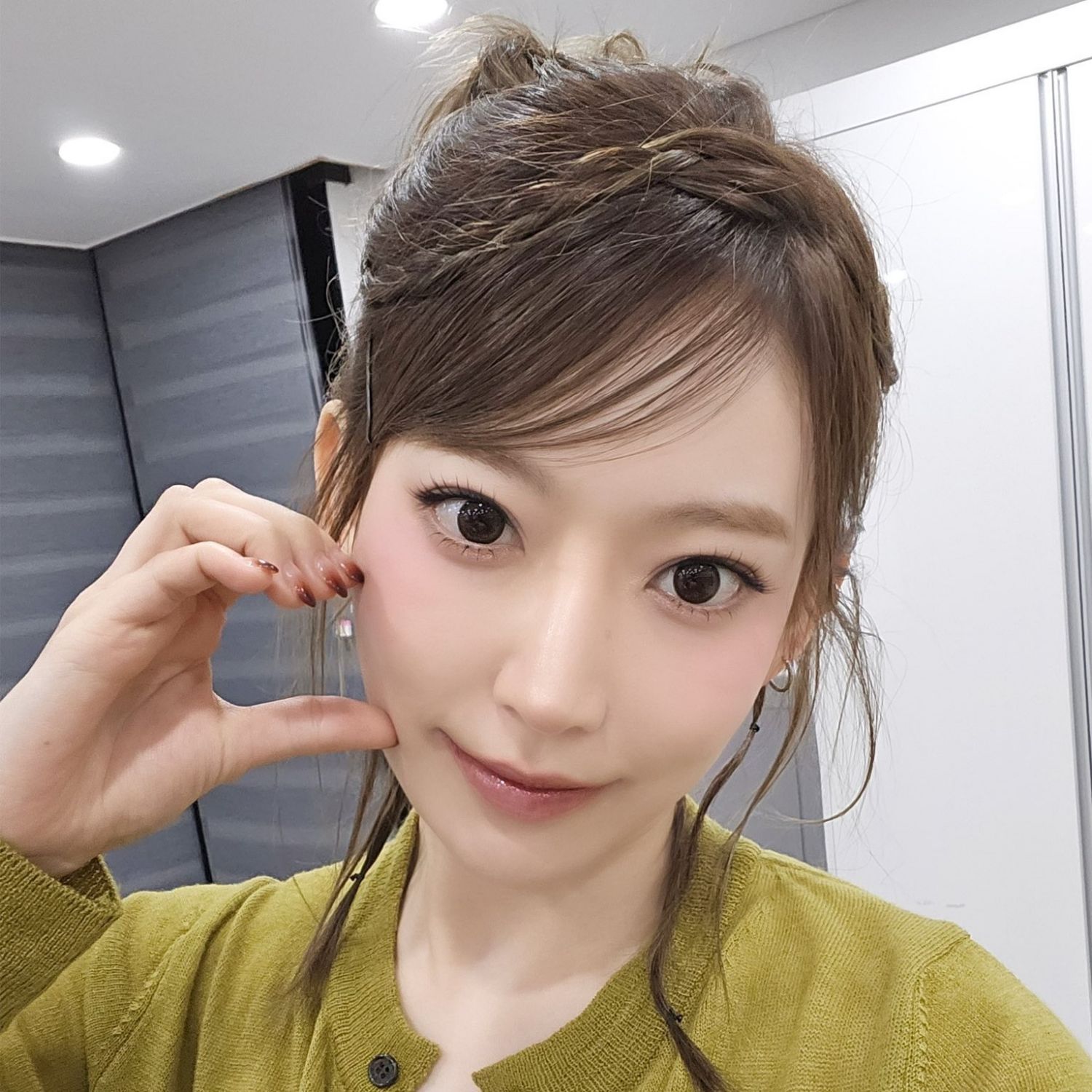 Behind-the-scenes cut of Sakura (LE SSERAFIM)