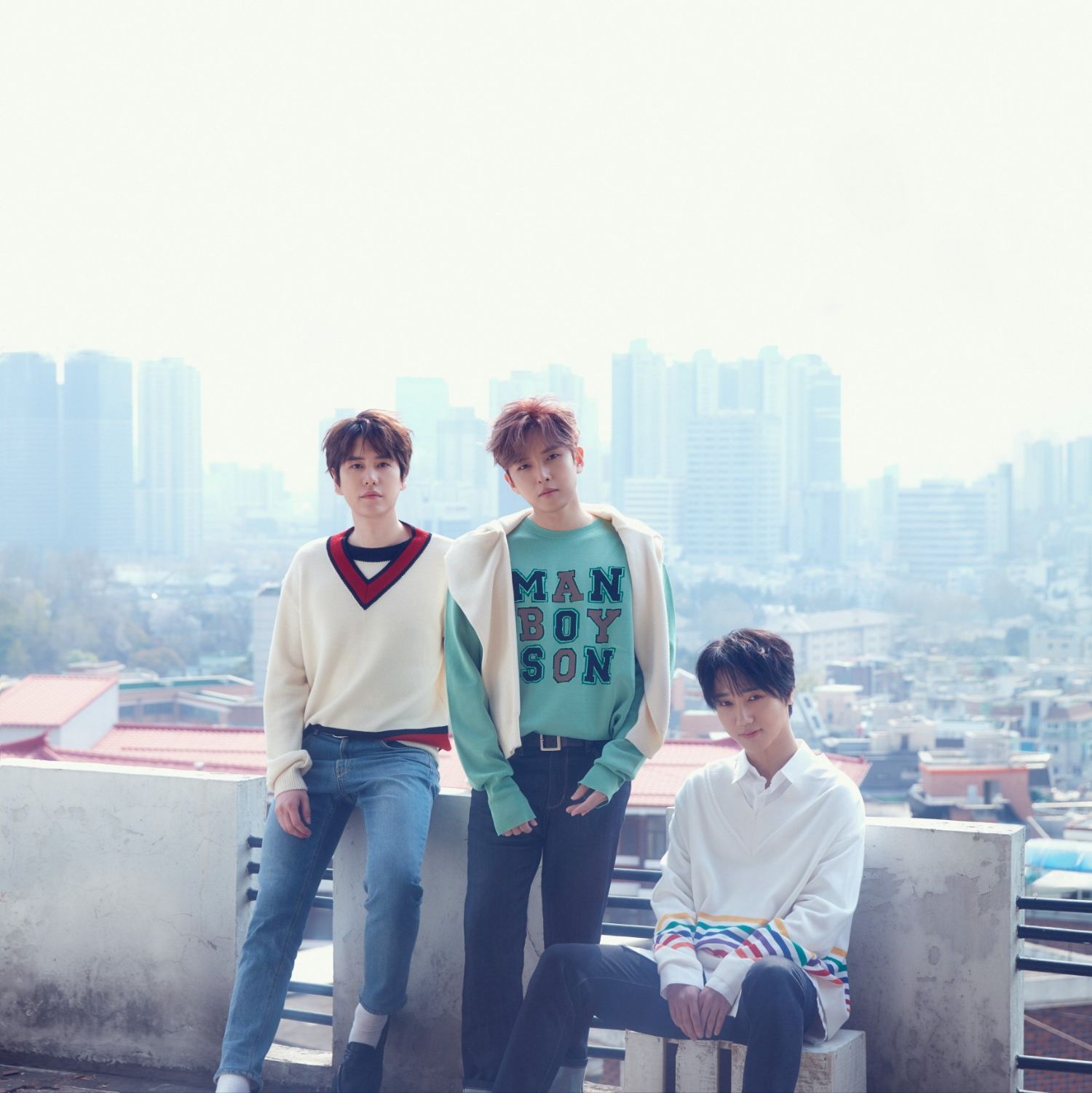 Behind-the-scenes cut of Super Junior