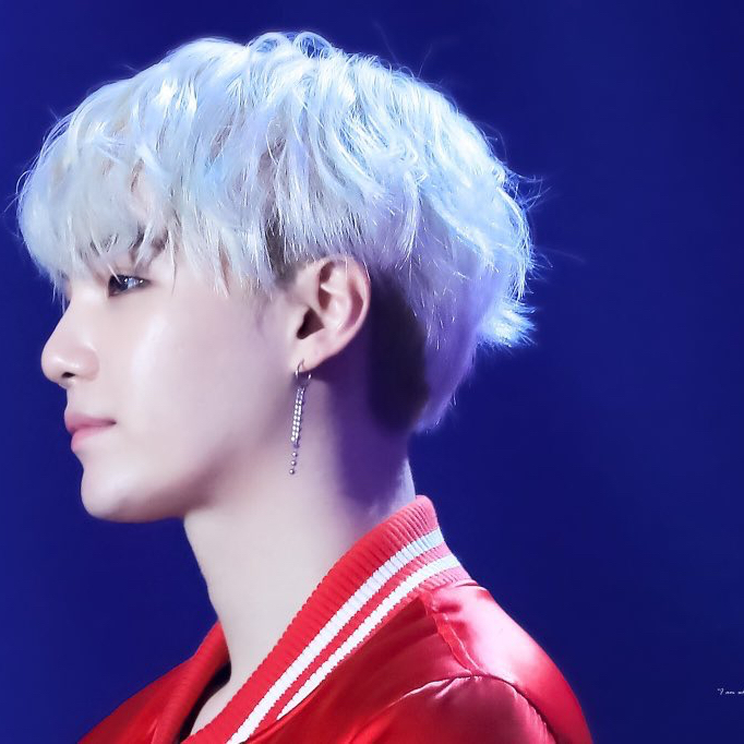 SUGA (防弹少年团)的最新活动照片