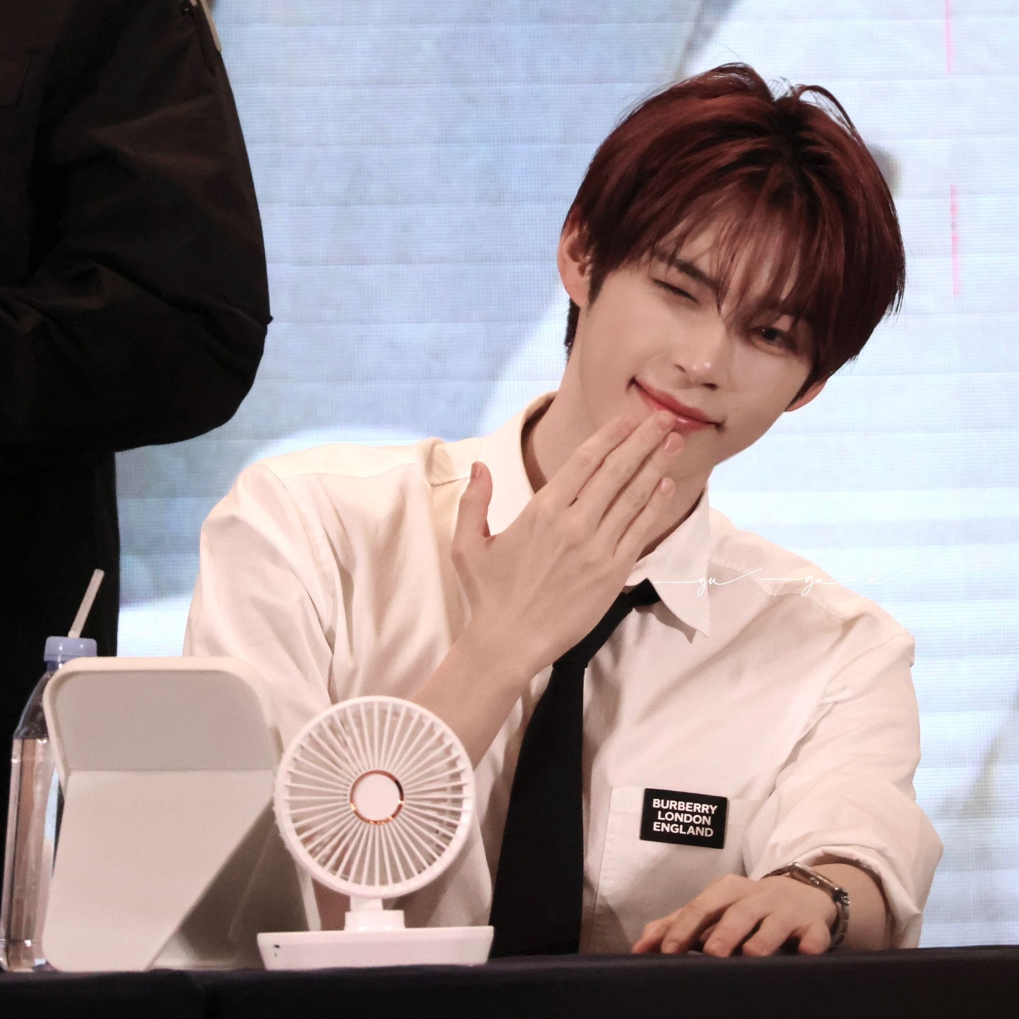 A moment captured by Sung Hanbin (ZEROBASEONE)'s fan