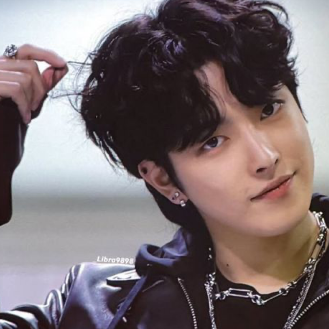 홍중 (에이티즈)의 최신 사진