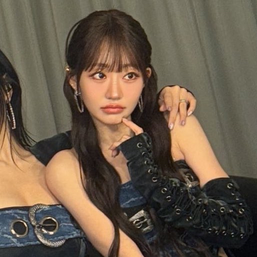 Recent activity shot of Julie (KISS OF LIFE)