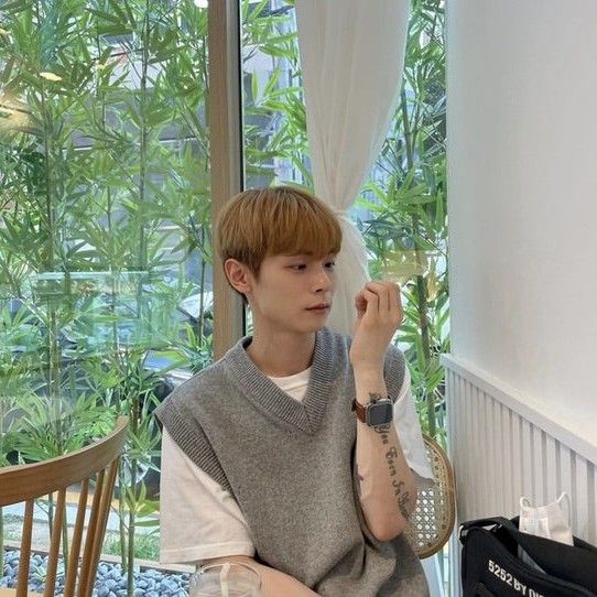 Behind-the-scenes cut of Shin Yechan (LUCY)