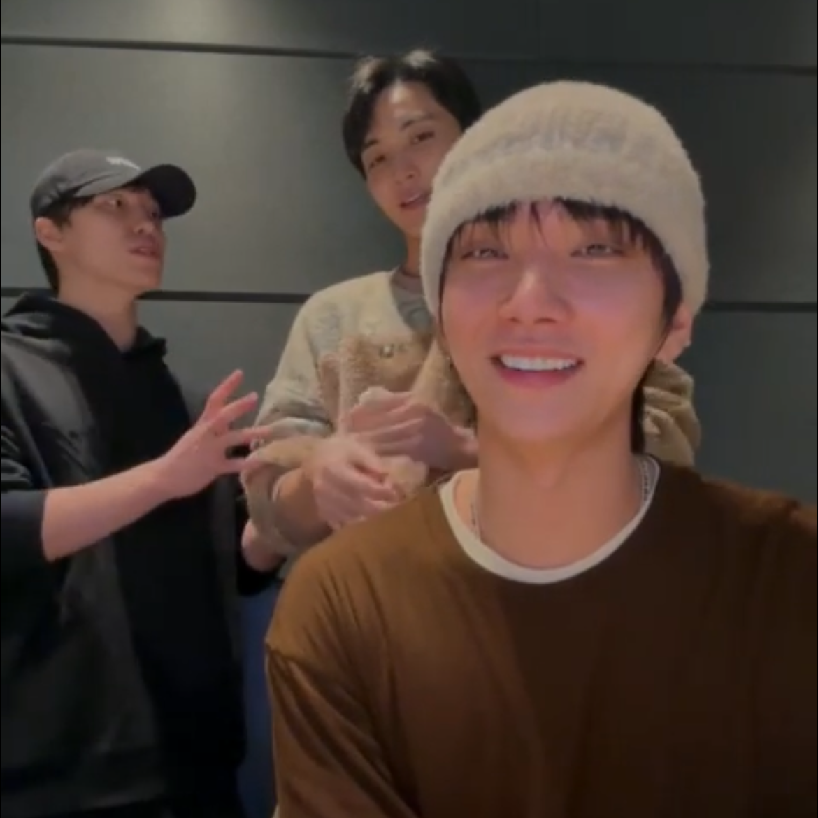 A moment captured by Joshua (SEVENTEEN)'s fan