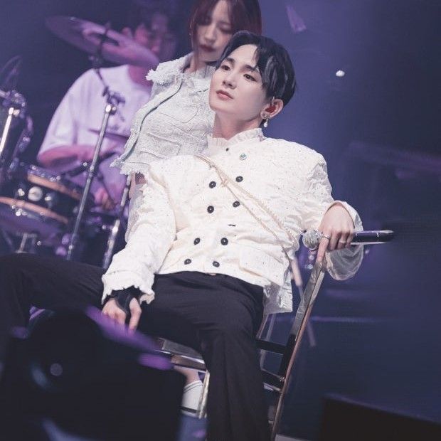 Behind-the-scenes cut of Key (SHINee)