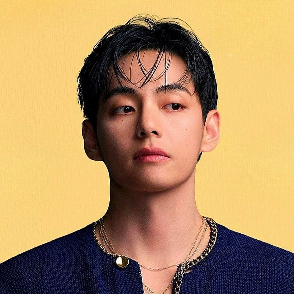 뷔 (방탄소년단)의 최신 사진