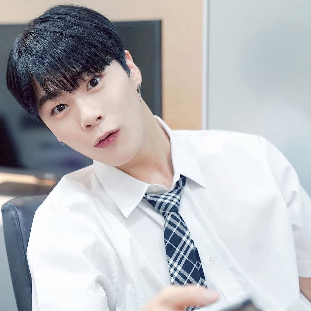 Latest photo of Moonbin (ASTRO)