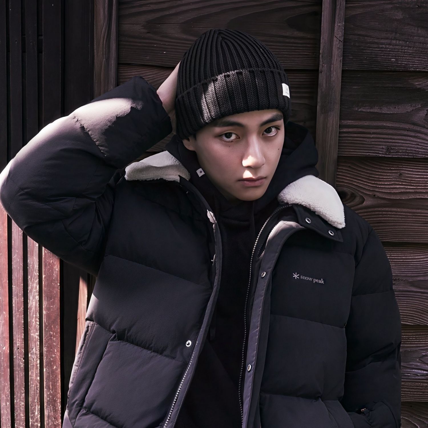 Foto aktivitas terbaru V (BTS)