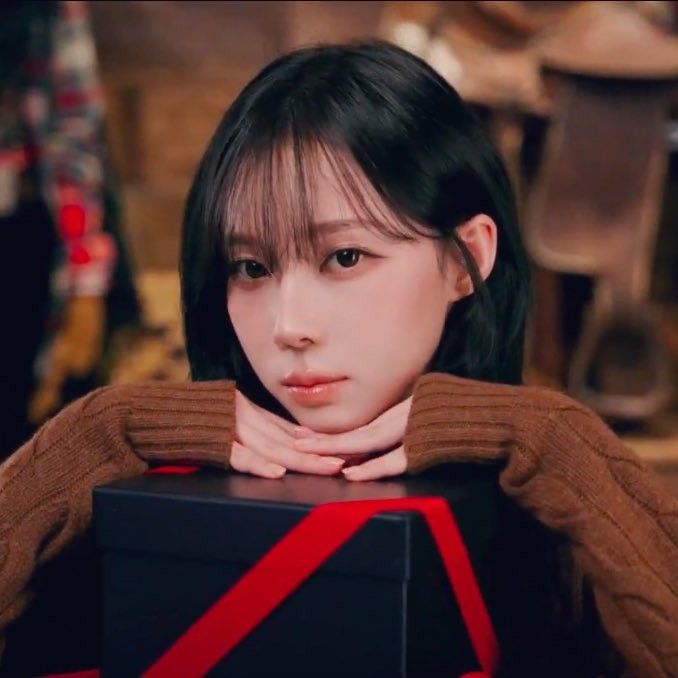 Recent activity shot of Winter (aespa)