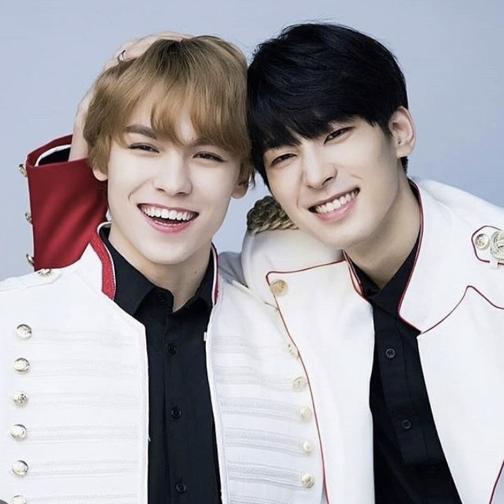 SEVENTEENの最近の活動写真