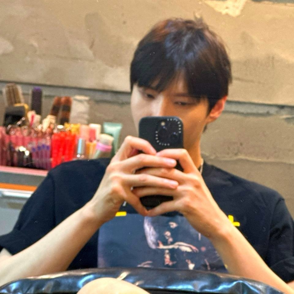 Latest photo of LEO (VIXX)