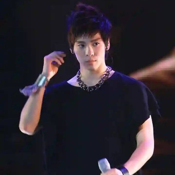 Behind-the-scenes cut of Jonghyun (SHINee)