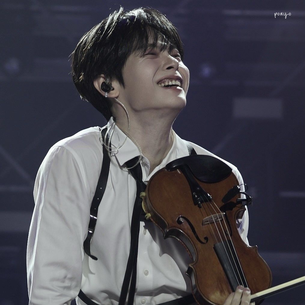 Latest photo of Shin Yechan (LUCY)