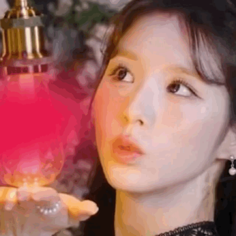 Latest photo of HeeJin (ARTMS)