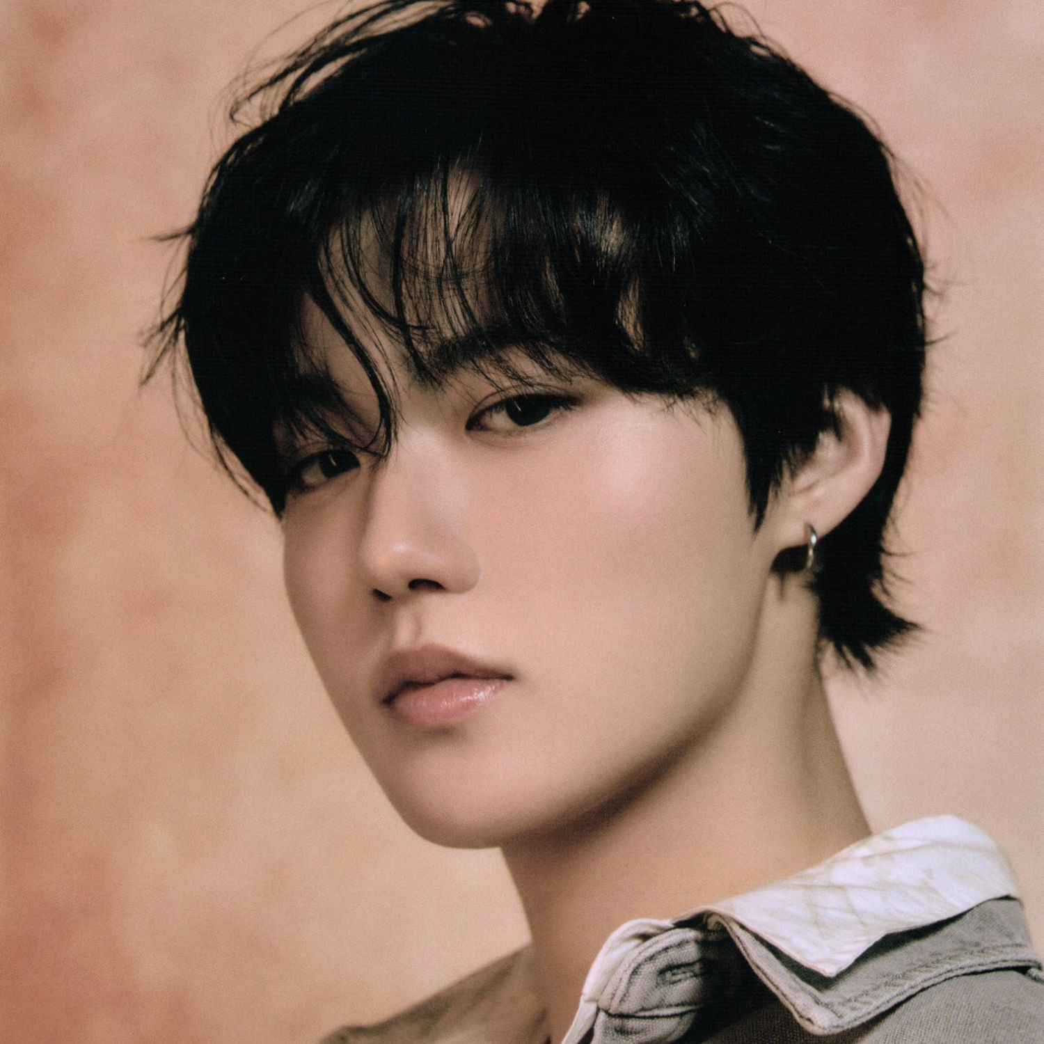 Behind-the-scenes cut of Doyoung (TREASURE)